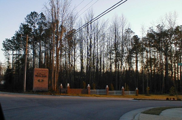 entrance.jpg (100165 bytes)